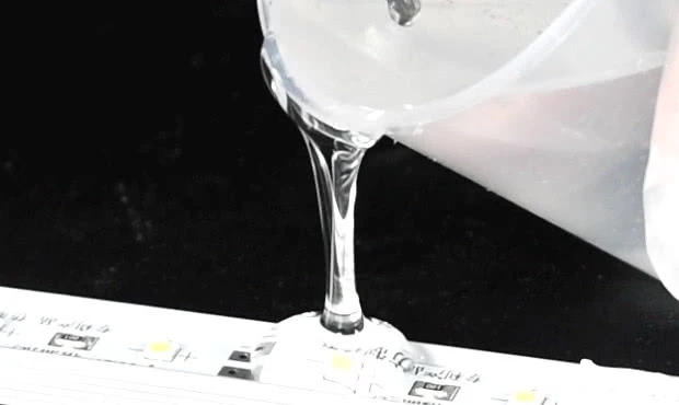 環(huán)氧樹脂膠為什么被稱為“萬能膠”？有著什么樣的特性